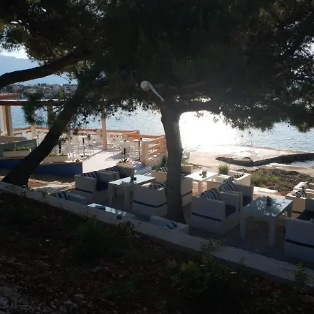 Rafa's House Selca (Brac)