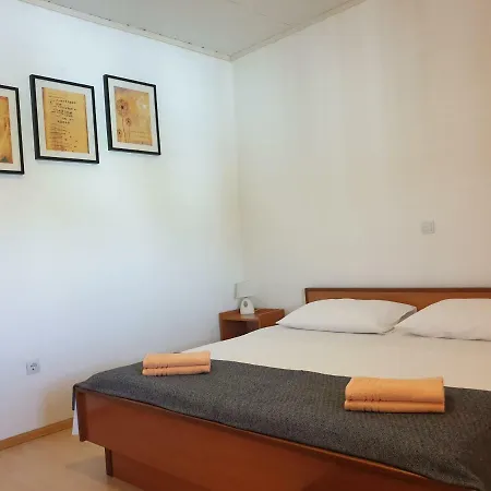 Vikendica Rafa's House *