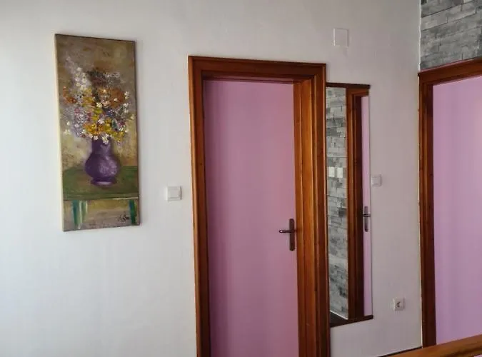 Rafa's House Selca (Brac)