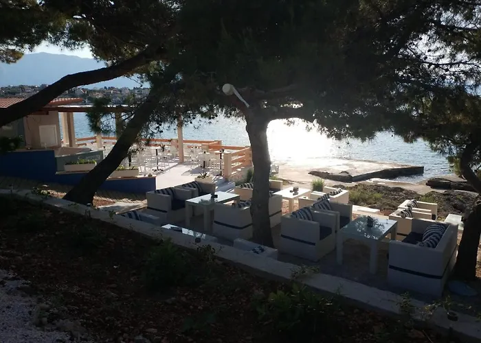 Rafa's House Selca (Brac)